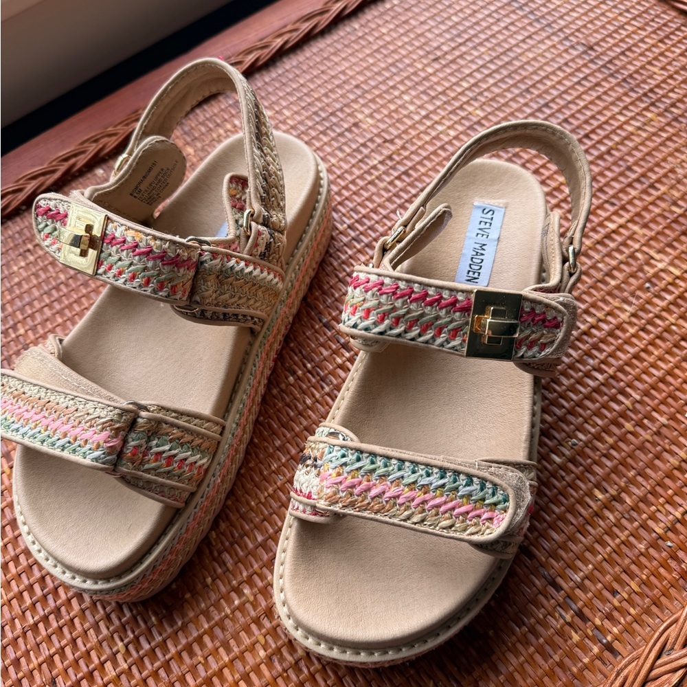 Steve Madden Tan Sandals with Woven Straps and Metallic Accents